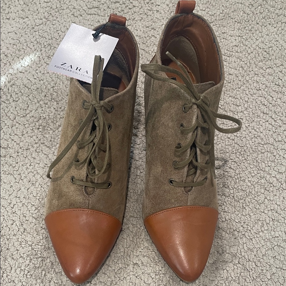 Zara Women's Green and Tan Lace-Up Boots